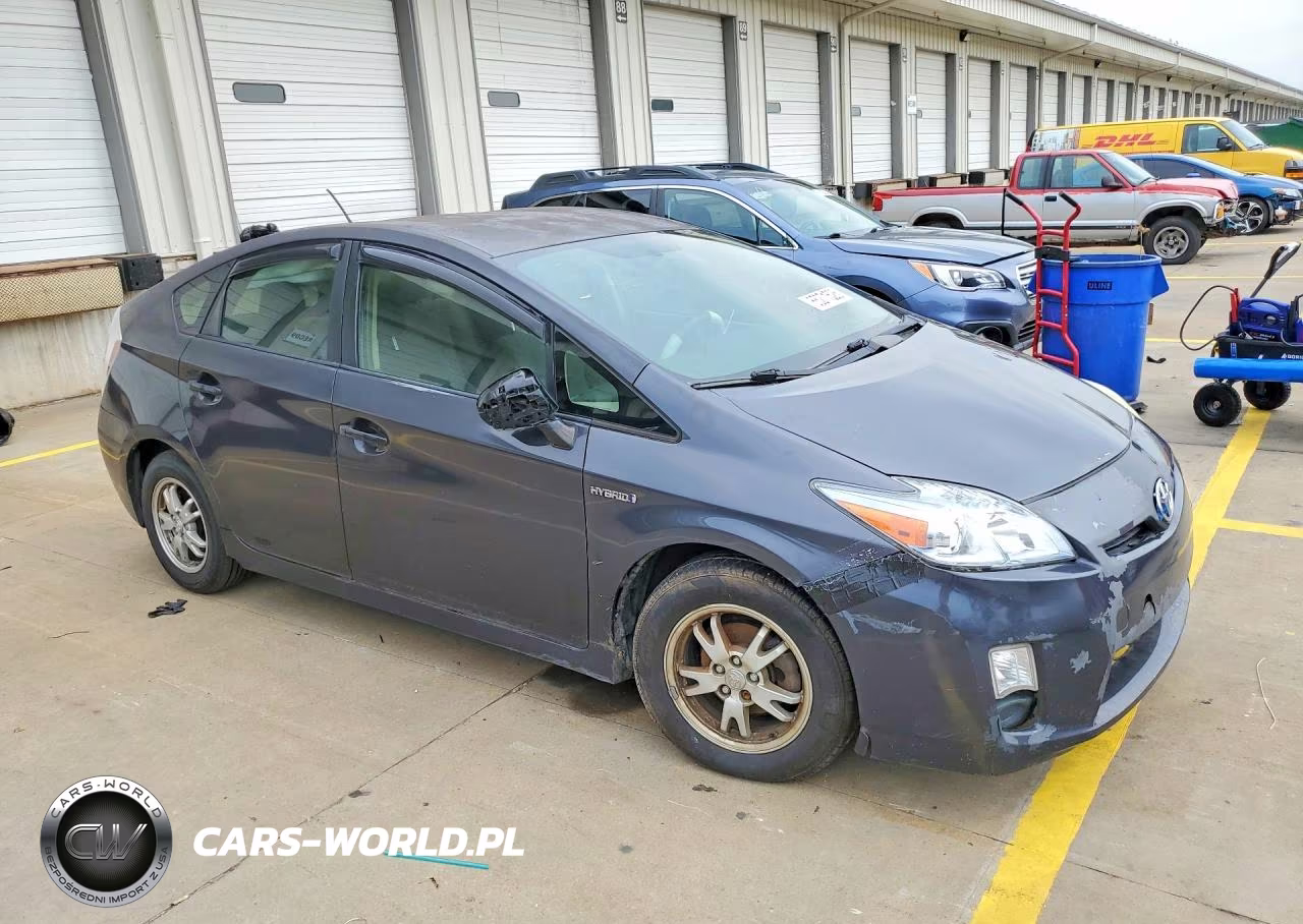 2011 Toyota Prius Three VIN:JTDKN3DU4B1341374 - 4