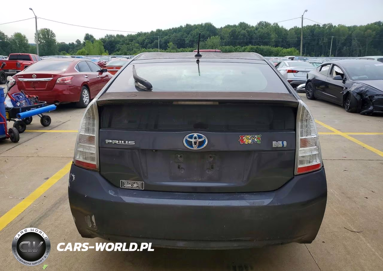 2011 Toyota Prius Three VIN:JTDKN3DU4B1341374 - 6