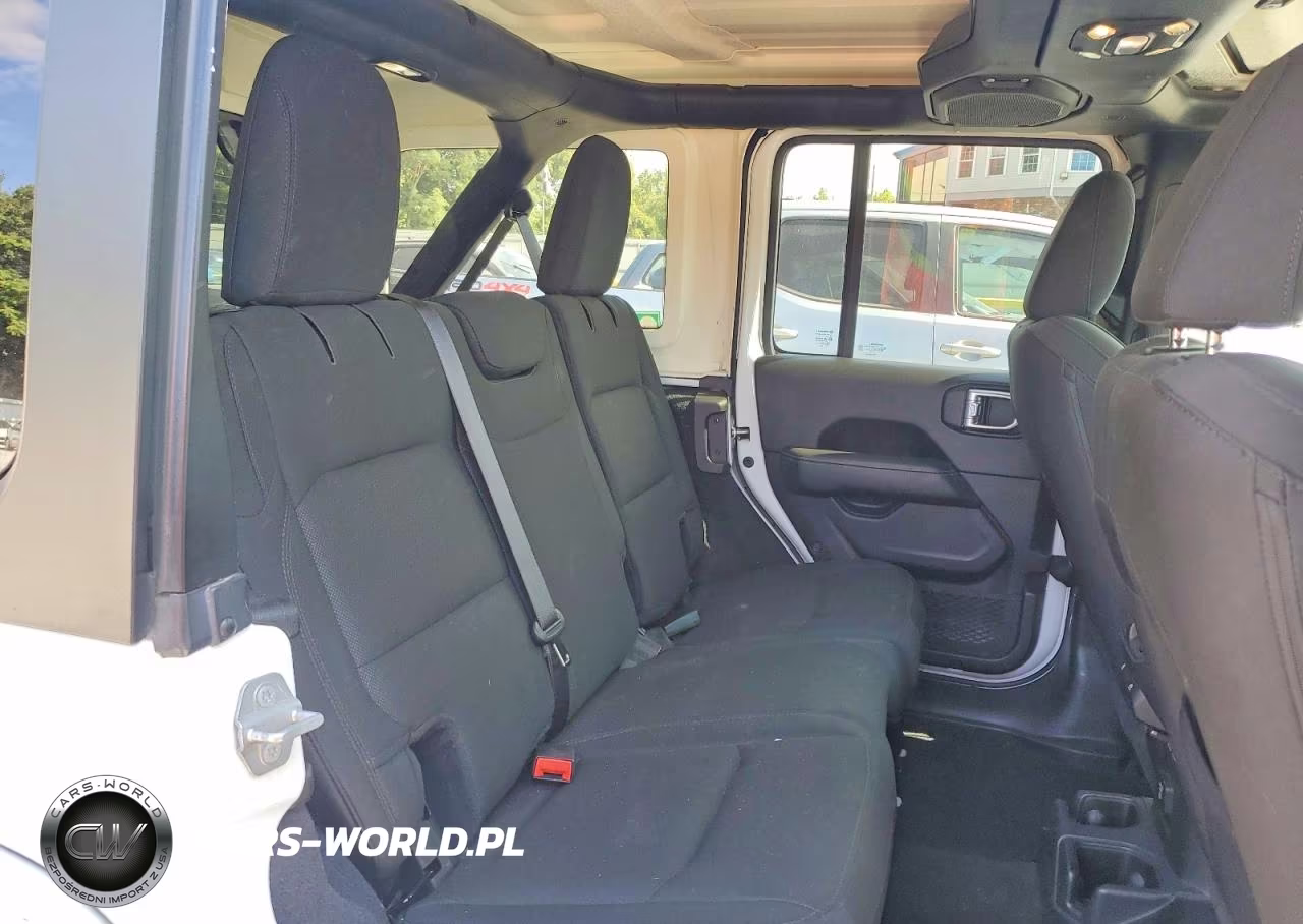 2019 Jeep Wrangler Unlimited Sahara VIN:1C4HJXENXKW635868 - 11