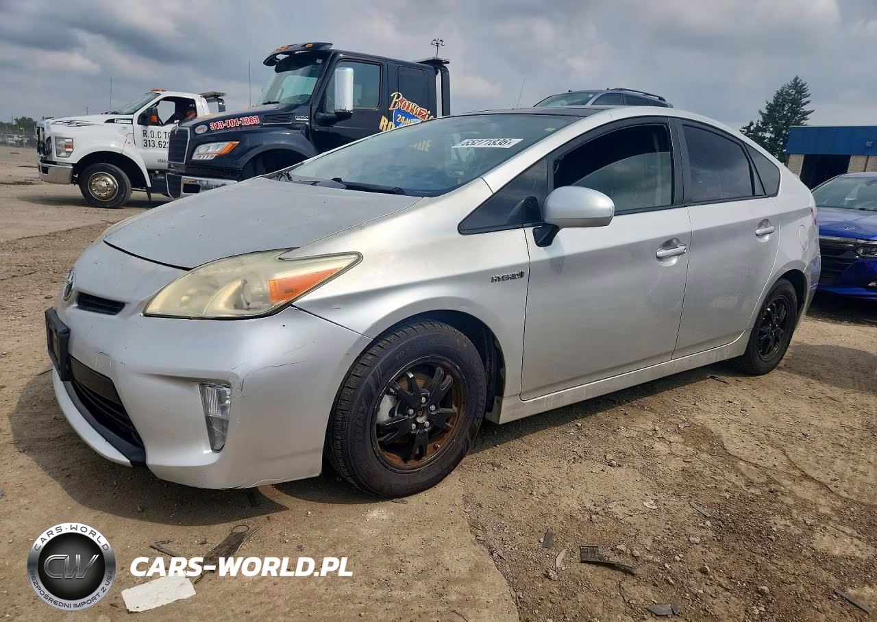2013 Toyota Prius Three – zdjęcie 1 z 12