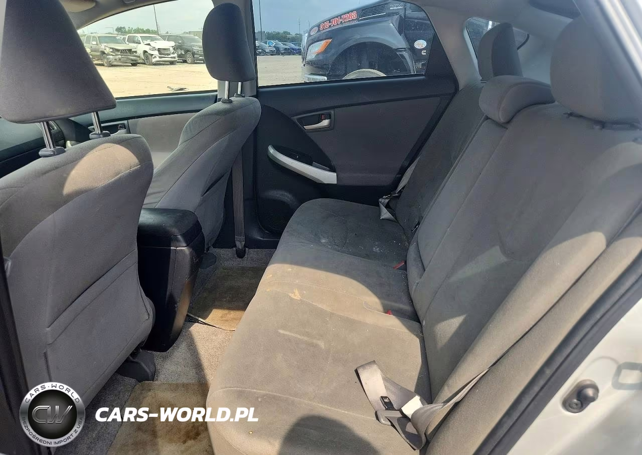 2013 Toyota Prius Three VIN:JTDKN3DU8D1734670 - 10