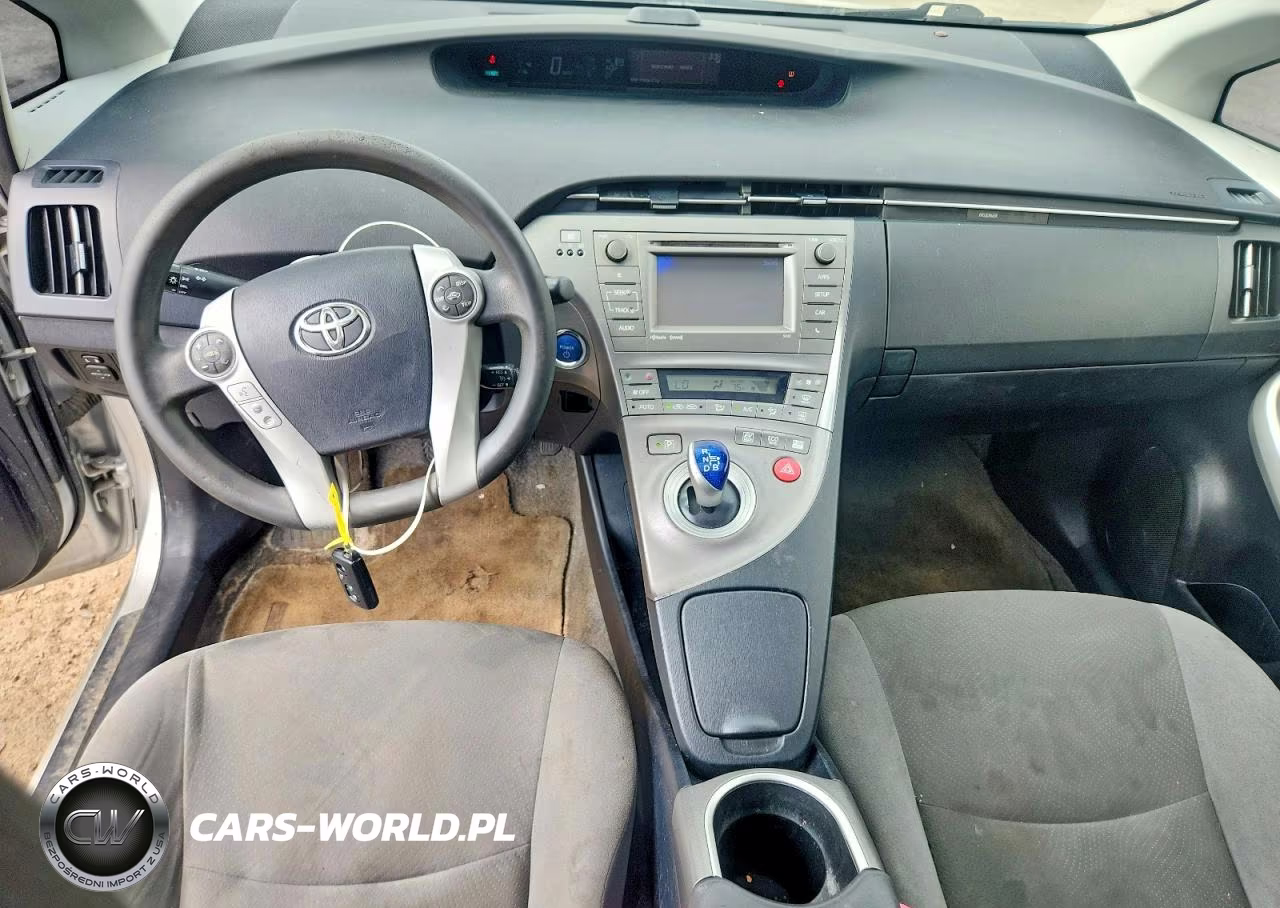 2013 Toyota Prius Three VIN:JTDKN3DU8D1734670 - 8