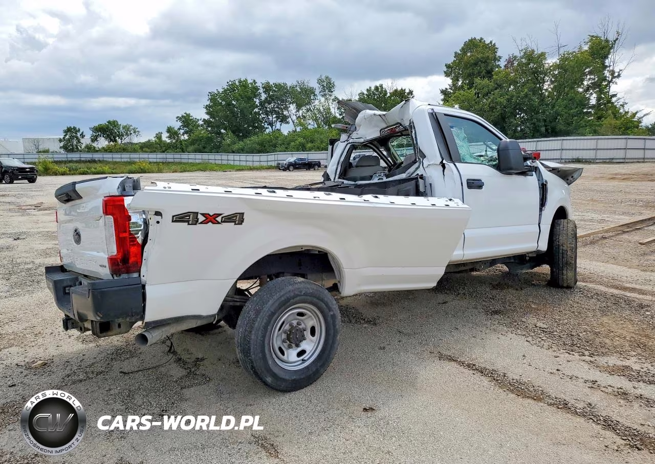 2017 Ford F250 Super Duty VIN:1FTBF2B62HED68683 - 3