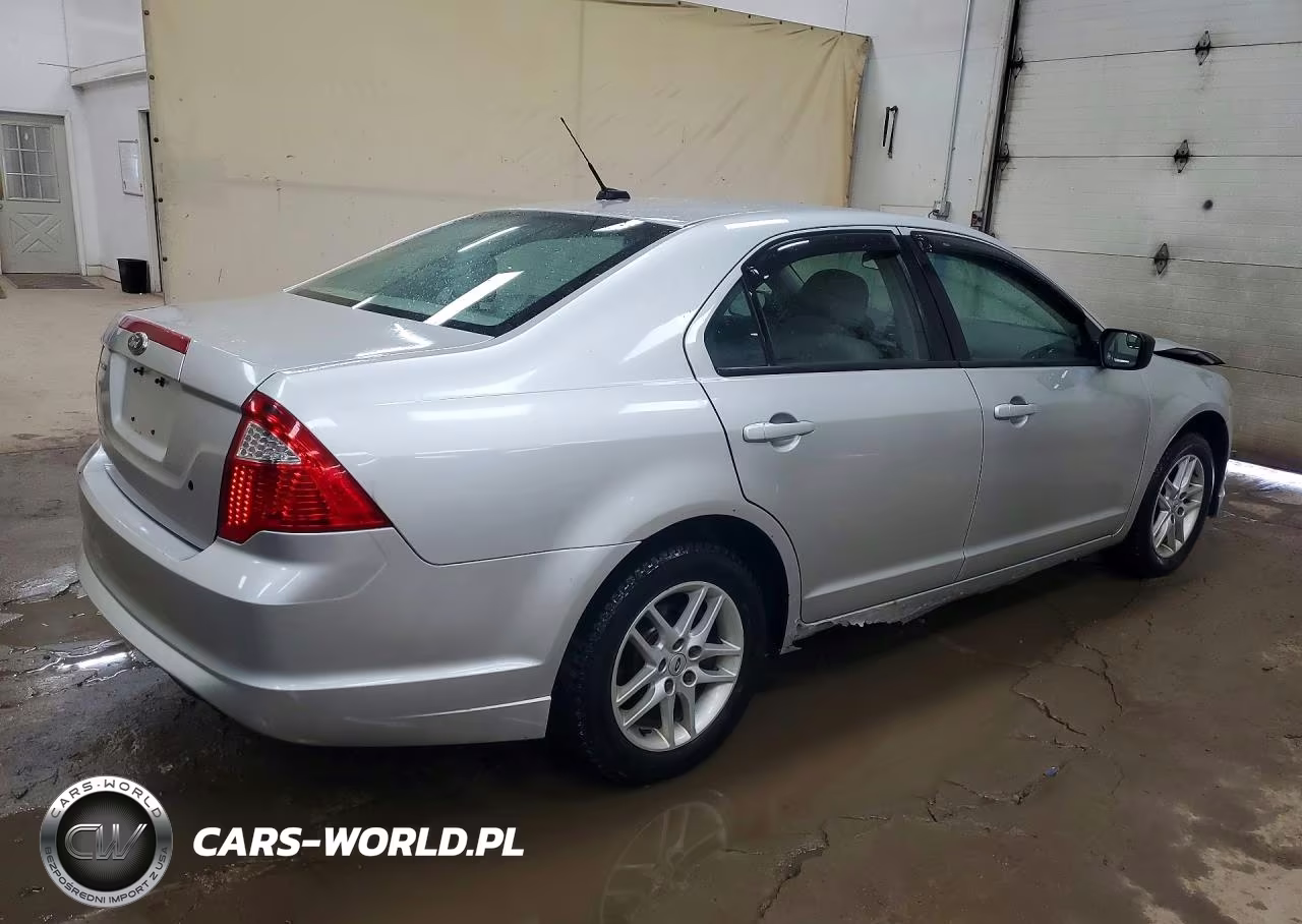 2012 Ford Fusion S VIN:3FAHP0GA5CR351705 - 3