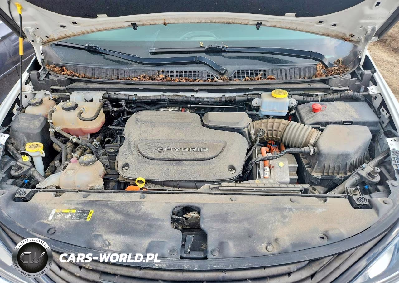 2019 Chrysler Pacifica Hybrid Touring Plus VIN:2C4RC1H77KR532943 - 12