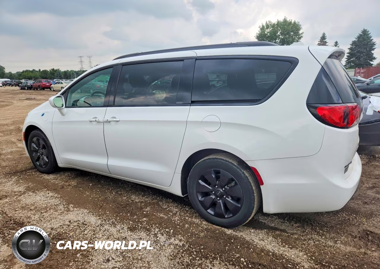 2019 Chrysler Pacifica Hybrid Touring Plus VIN:2C4RC1H77KR532943 - 2