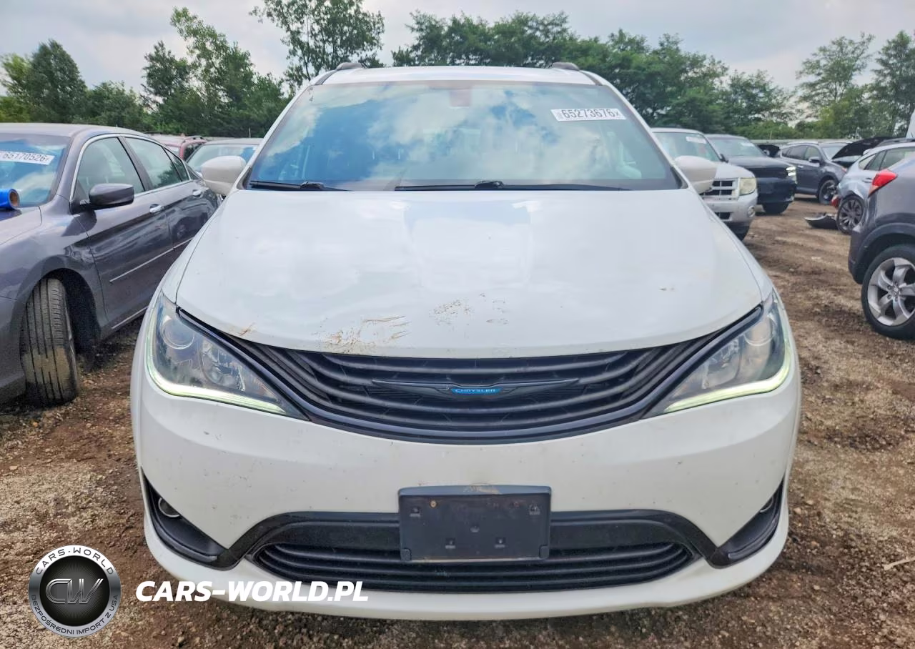 2019 Chrysler Pacifica Hybrid Touring Plus VIN:2C4RC1H77KR532943 - 5