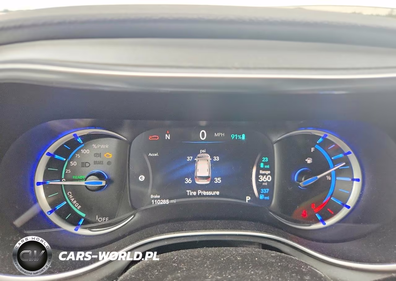 2019 Chrysler Pacifica Hybrid Touring Plus VIN:2C4RC1H77KR532943 - 9
