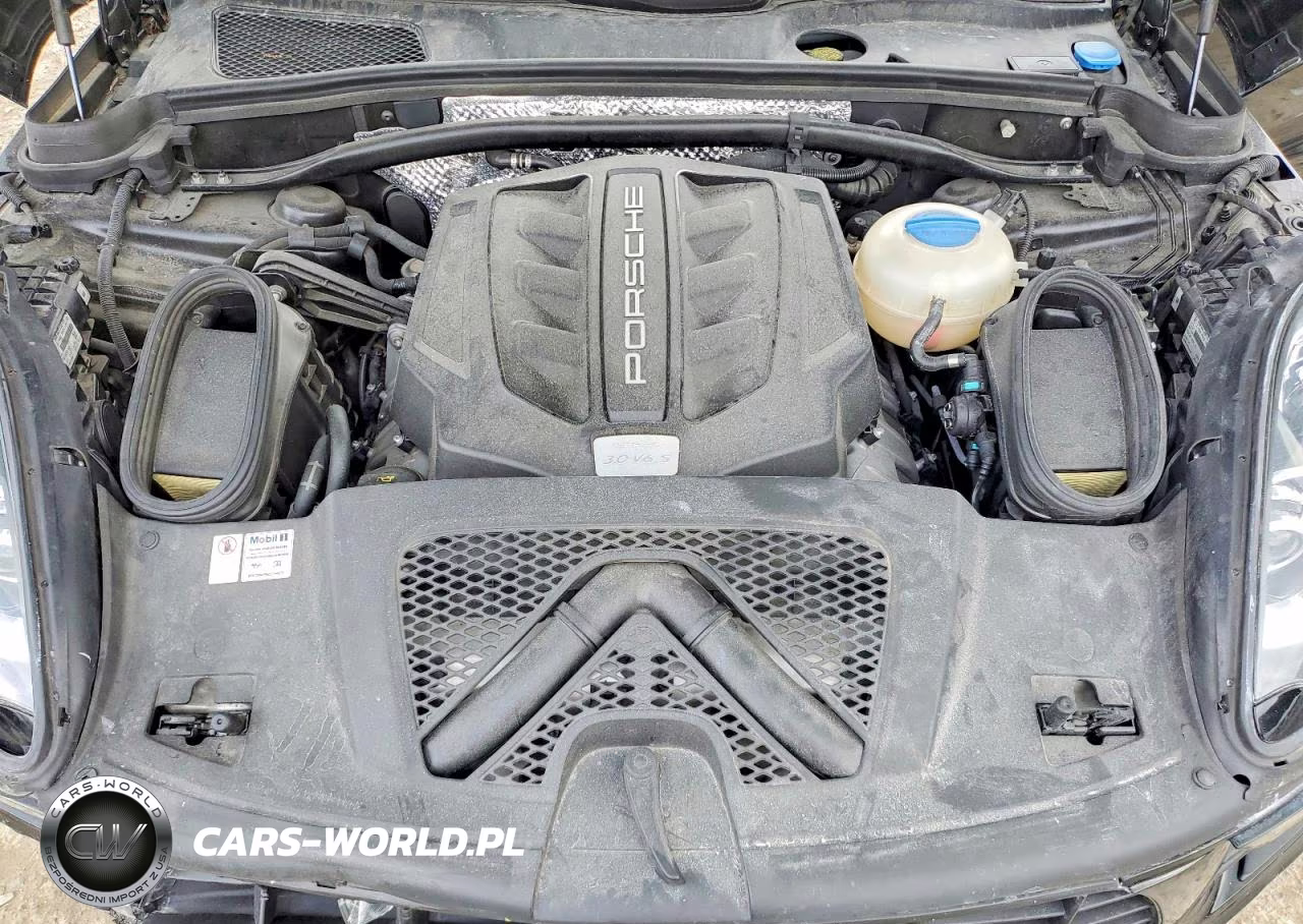 2018 Porsche Macan S VIN:WP1AB2A50JLB34123 - 12
