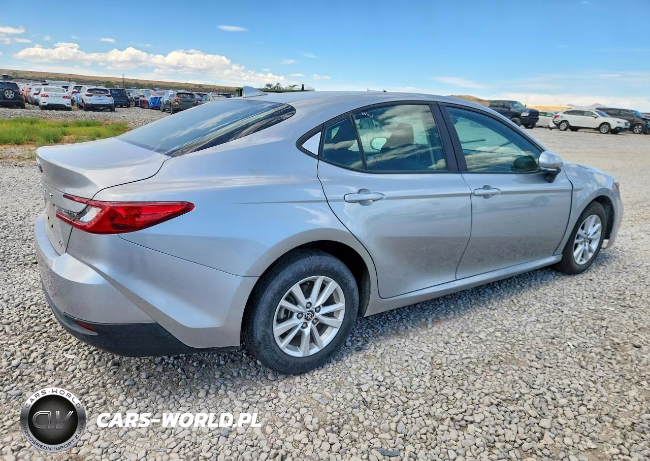 2025 Toyota Camry Le VIN:4T1DAACK4SU008367 - 3