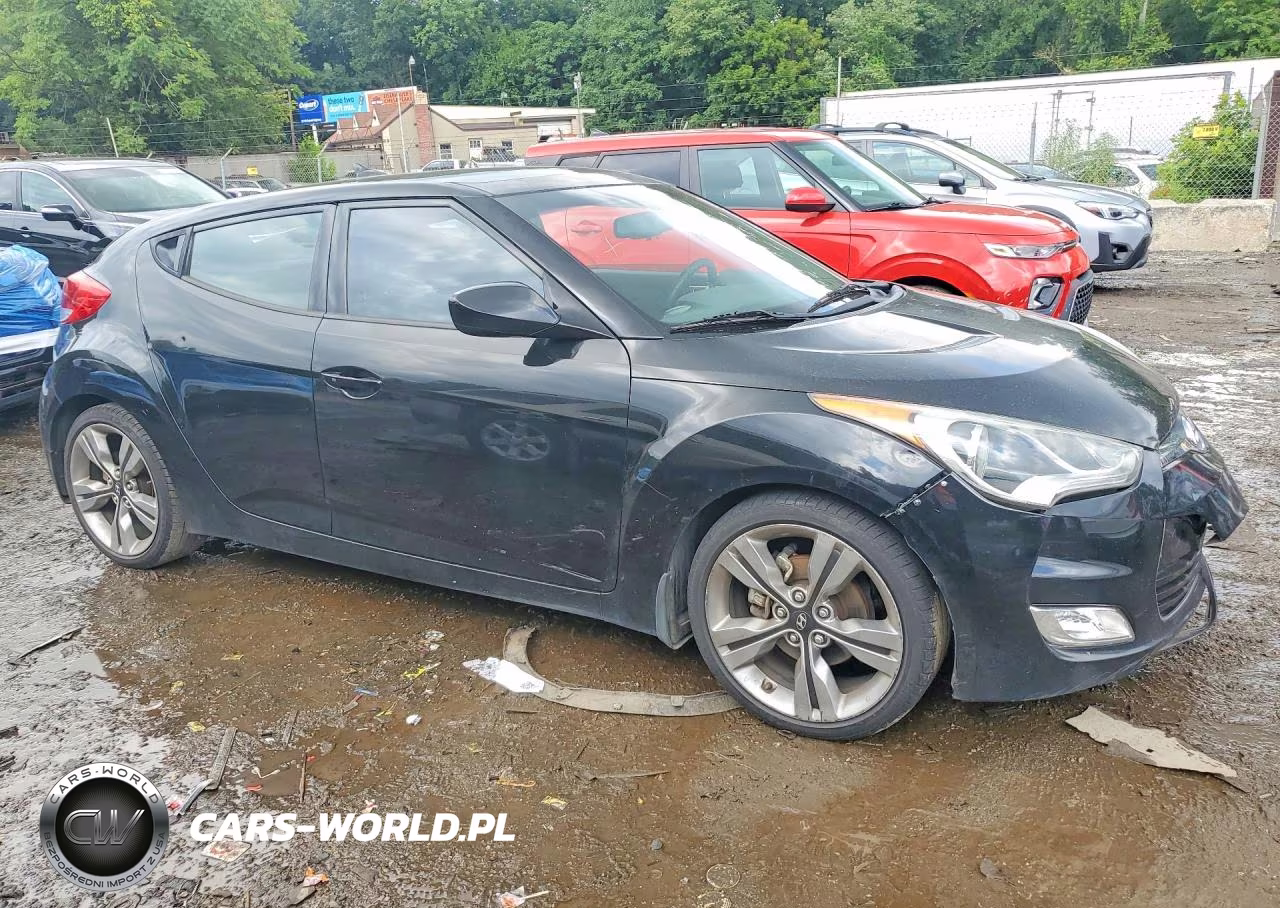2012 Hyundai Veloster Base VIN:KMHTC6AD8CU072422 - 4