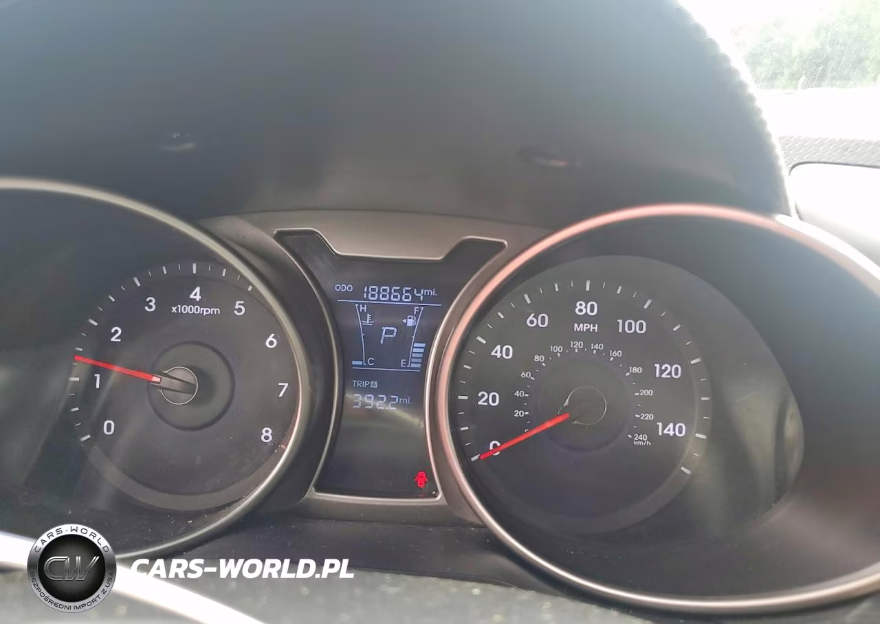 2012 Hyundai Veloster Base VIN:KMHTC6AD8CU072422 - 9