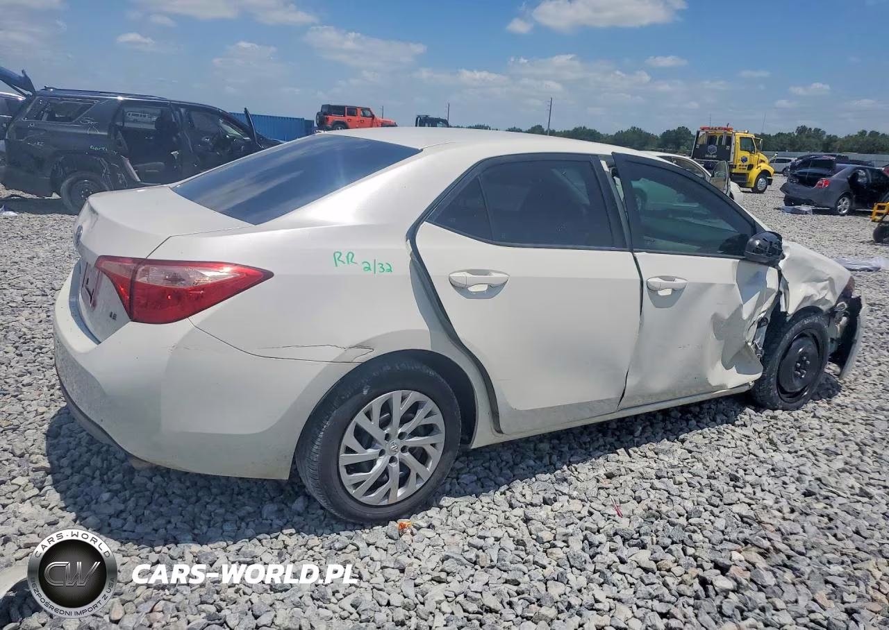 2019 Toyota Corolla Le VIN:5YFBURHE1KP927647 - 3