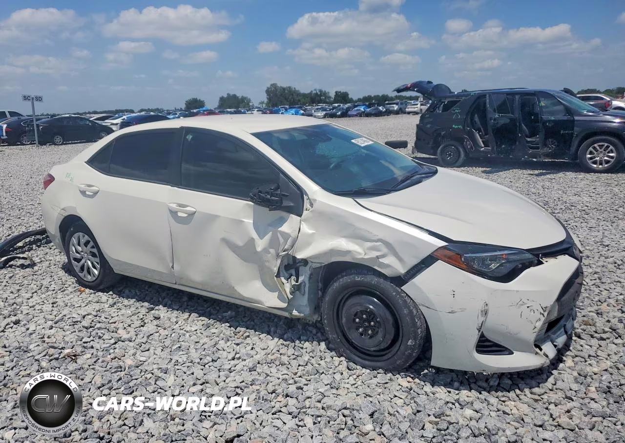 2019 Toyota Corolla Le VIN:5YFBURHE1KP927647 - 4