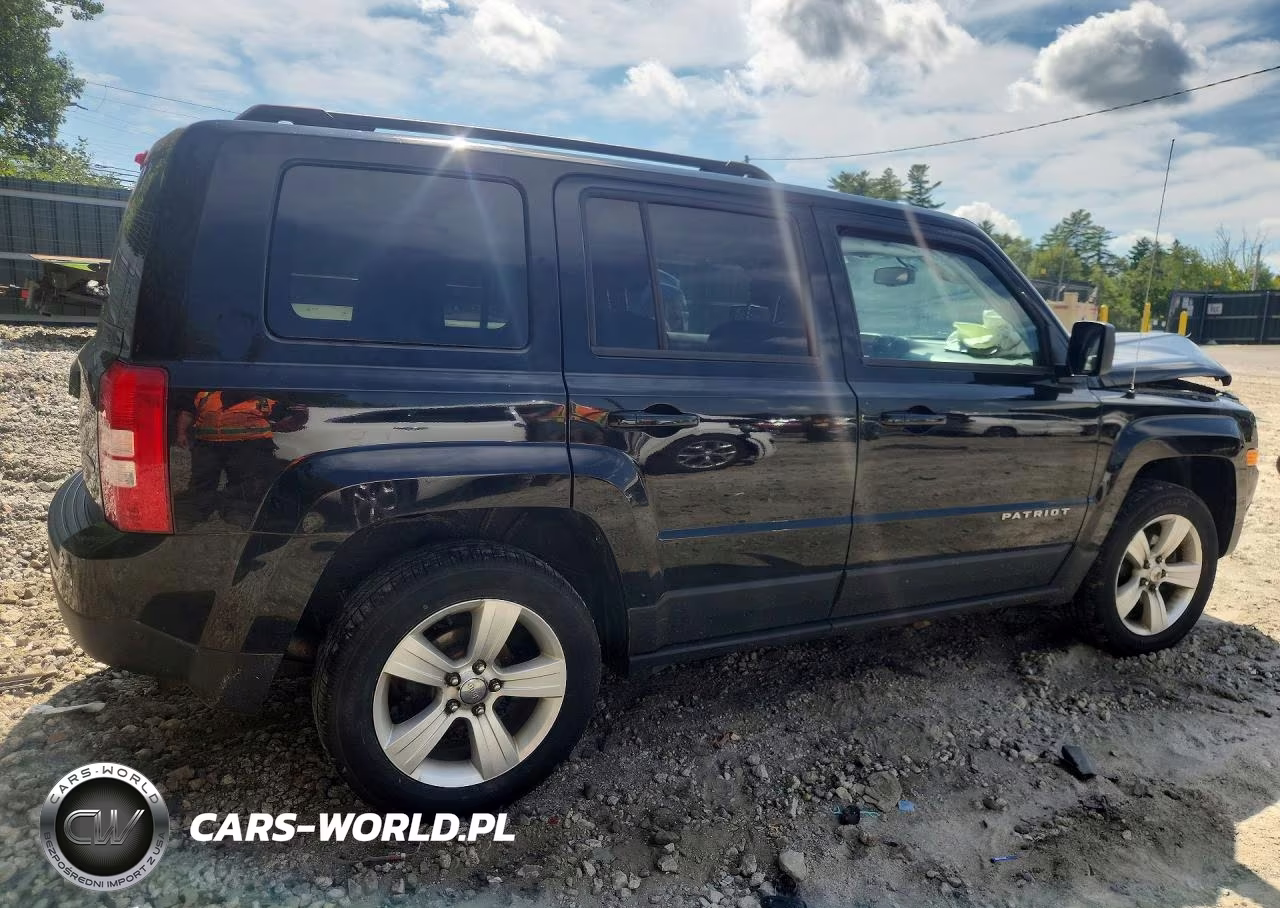 2016 Jeep Patriot Latitude VIN:1C4NJRFB1GD598232 - 3
