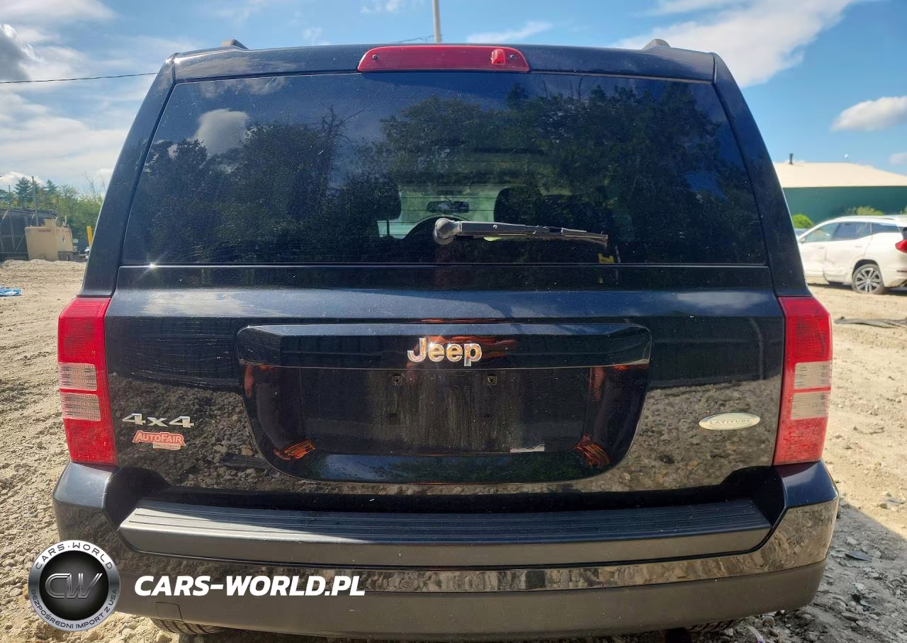 2016 Jeep Patriot Latitude VIN:1C4NJRFB1GD598232 - 6