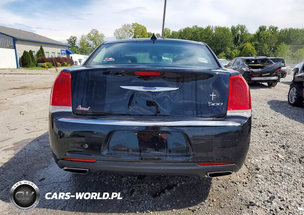 2019 Chrysler 300 Touring VIN:2C3CCAAG2KH548011 - 6