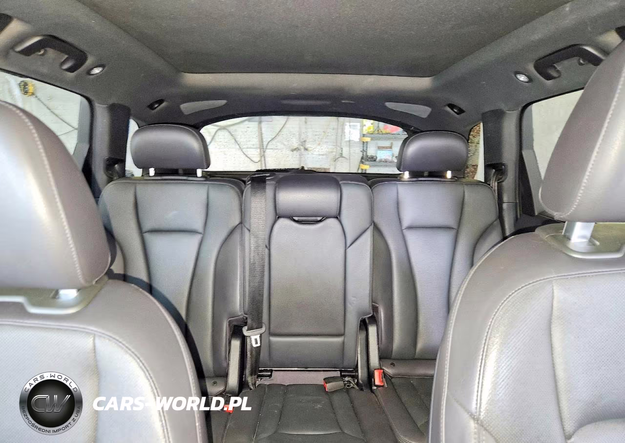 2017 Audi Q7 Premium Plus VIN:WA1LAAF71HD050909 - 10