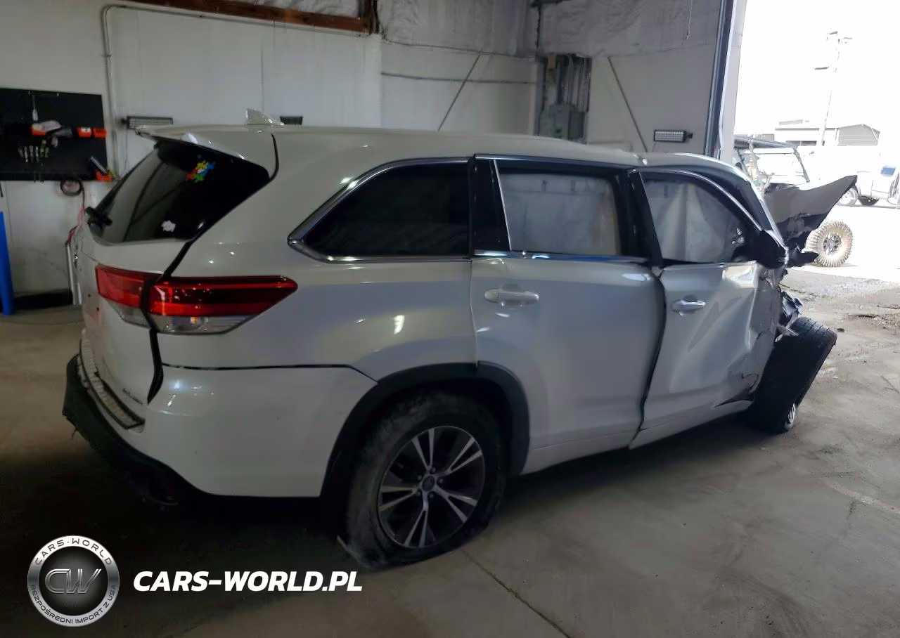 2017 Toyota Highlander Le Plus VIN:5TDBZRFH4HS385054 - 3
