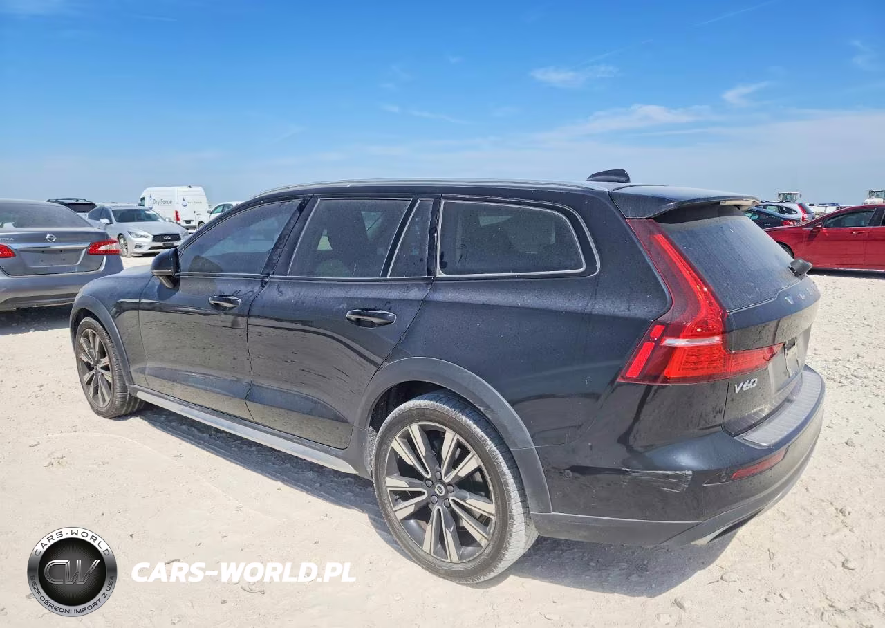 2021 Volvo V60 Cross Country T5 Momentum VIN:YV4102WK3M1071943 - 2
