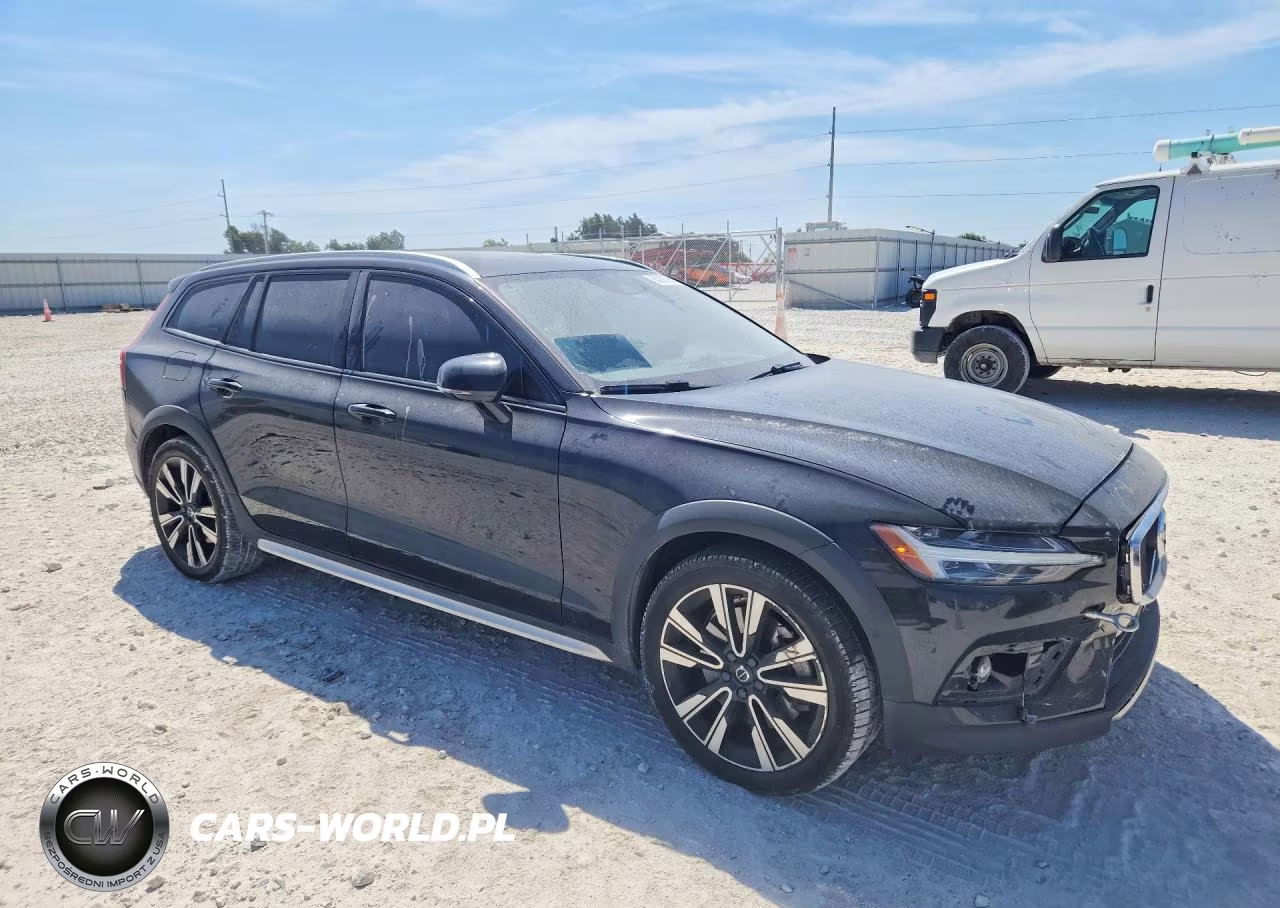 2021 Volvo V60 Cross Country T5 Momentum VIN:YV4102WK3M1071943 - 4