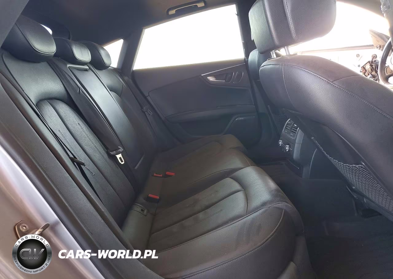 2018 Audi A7 Premium Plus VIN:WAUW3AFCXJN083950 - 10