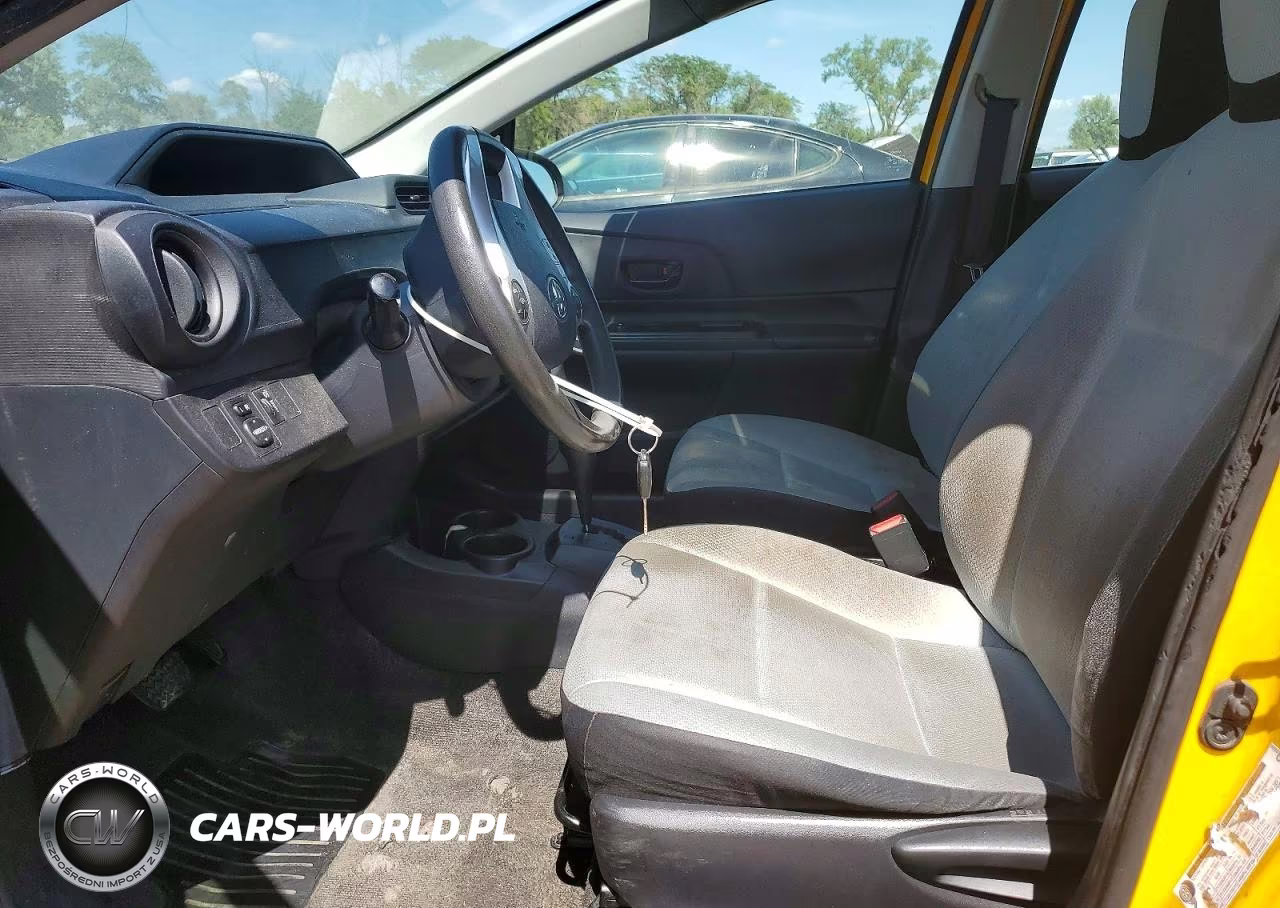 2015 Toyota Prius C One VIN:JTDKDTB31F1109527 - 7