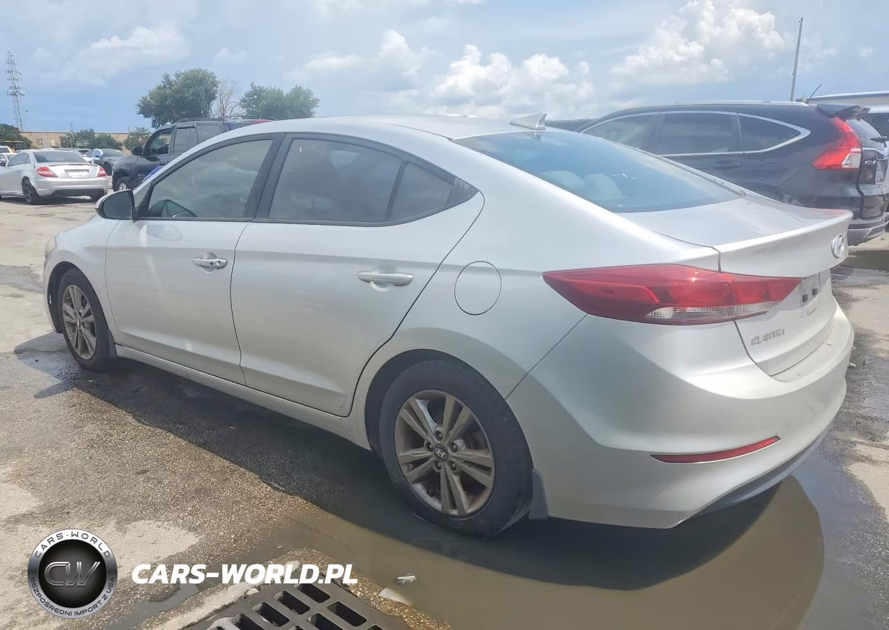 2018 Hyundai Elantra Value Edition VIN:5NPD84LF1JH321065 - 2
