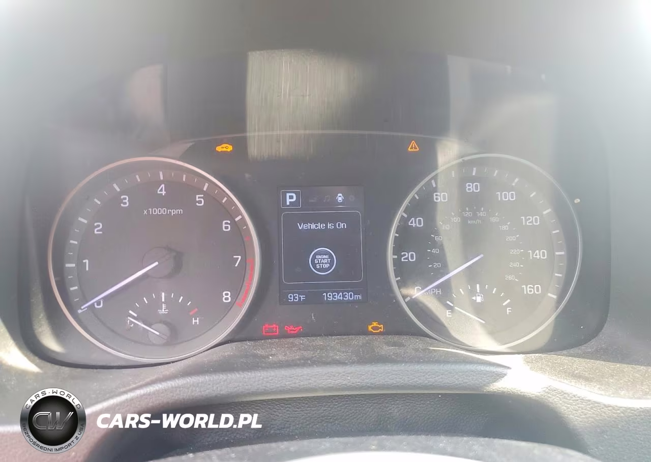 2018 Hyundai Elantra Value Edition VIN:5NPD84LF1JH321065 - 9