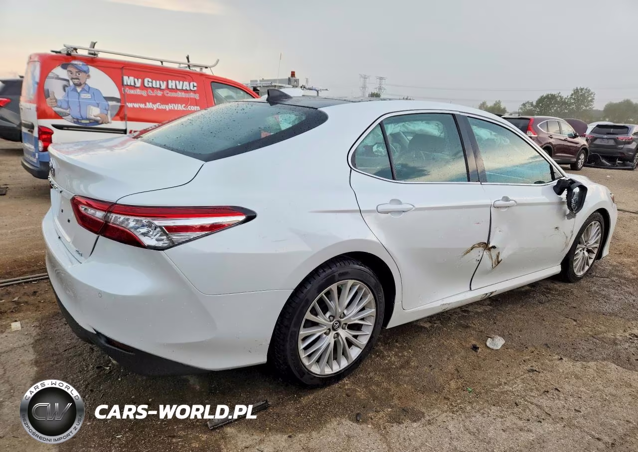 2018 Toyota Camry Xle V6 VIN:4T1BZ1HK6JU013402 - 3