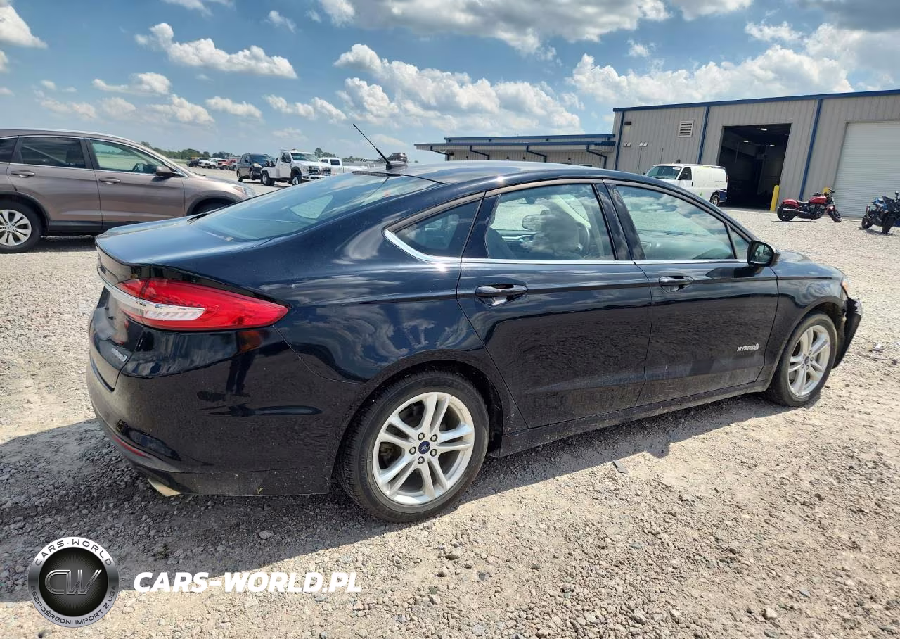 2018 Ford Fusion S Hybrid VIN:3FA6P0UU2JR101213 - 3