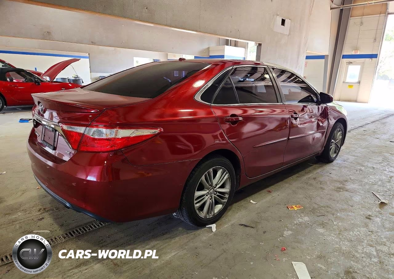 2015 Toyota Camry Se VIN:4T1BF1FK3FU996753 - 3