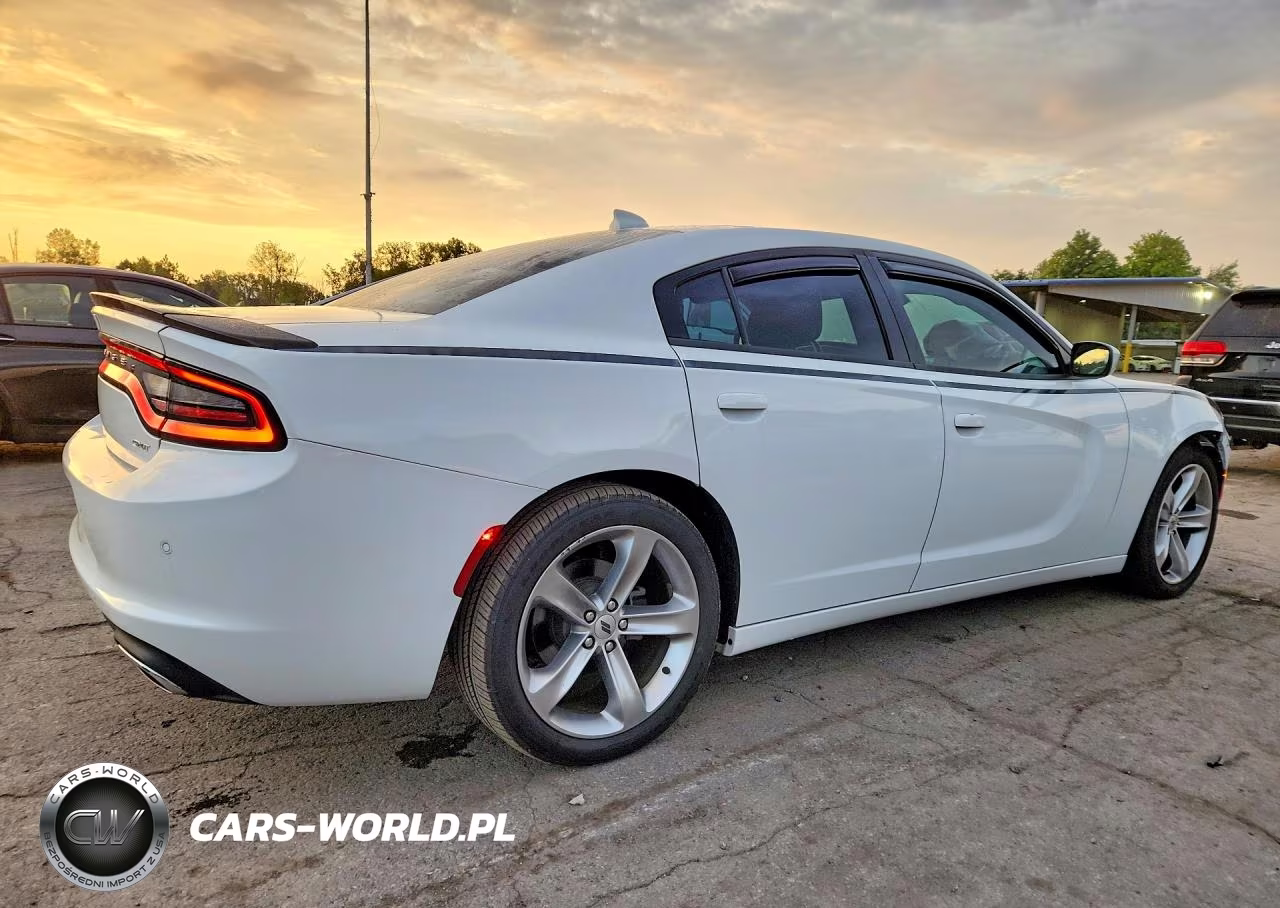 2018 Dodge Charger Sxt Plus VIN:2C3CDXHG7JH119709 - 3