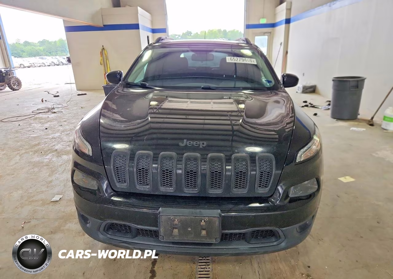 2017 Jeep Cherokee Latitude VIN:1C4PJMCS5HW634249 - 5