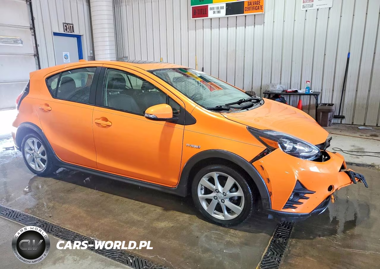 2018 Toyota Prius C Four VIN:JTDKDTB30J1600034 - 4