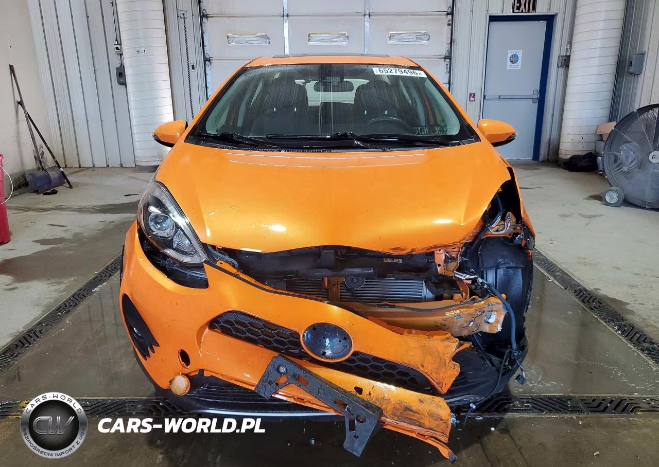 2018 Toyota Prius C Four VIN:JTDKDTB30J1600034 - 5