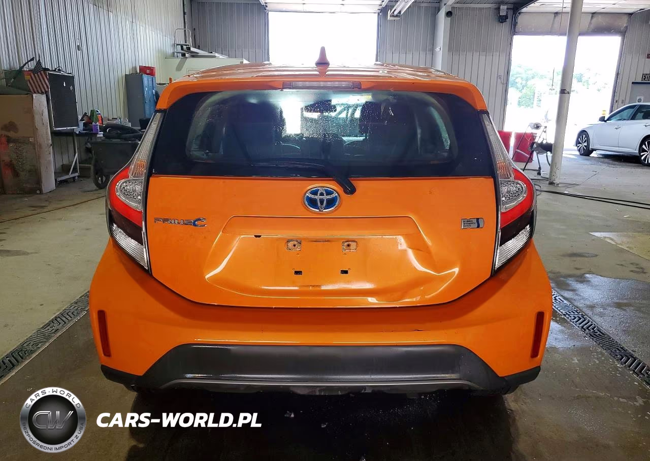 2018 Toyota Prius C Four VIN:JTDKDTB30J1600034 - 6