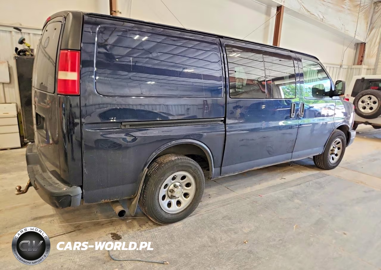 2011 Chevrolet Express G1500 VIN:1GCSGAF45B1172316 - 3