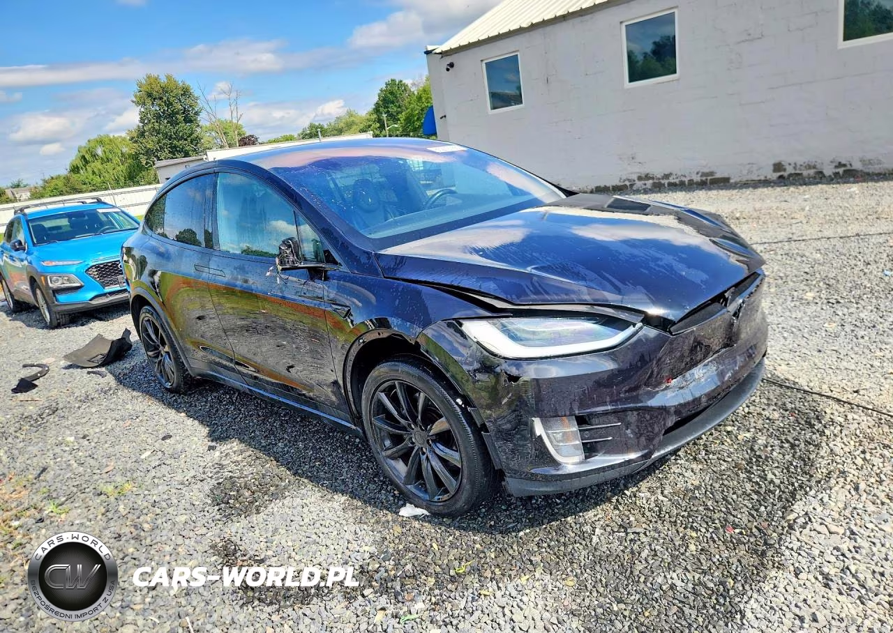 2016 Tesla Model X VIN:5YJXCBE20GF003553 - 4