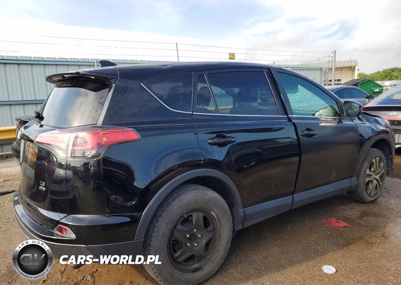 2018 Toyota Rav4 Le VIN:2T3BFREV8JW776941 - 3