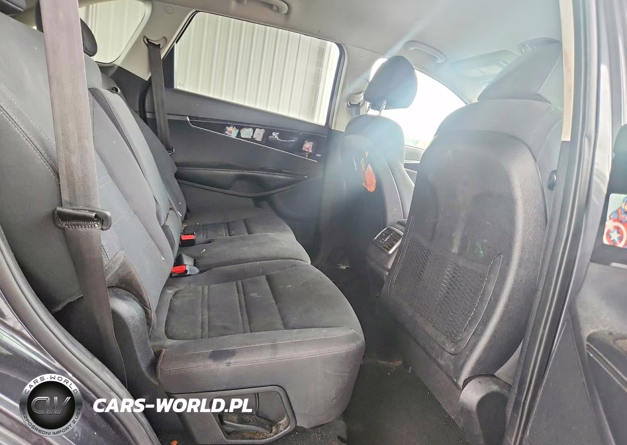 2018 Kia Sorento Lx VIN:5XYPG4A31JG424082 - 10