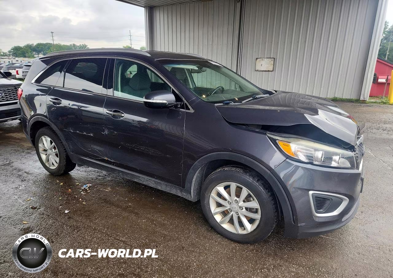 2018 Kia Sorento Lx VIN:5XYPG4A31JG424082 - 4