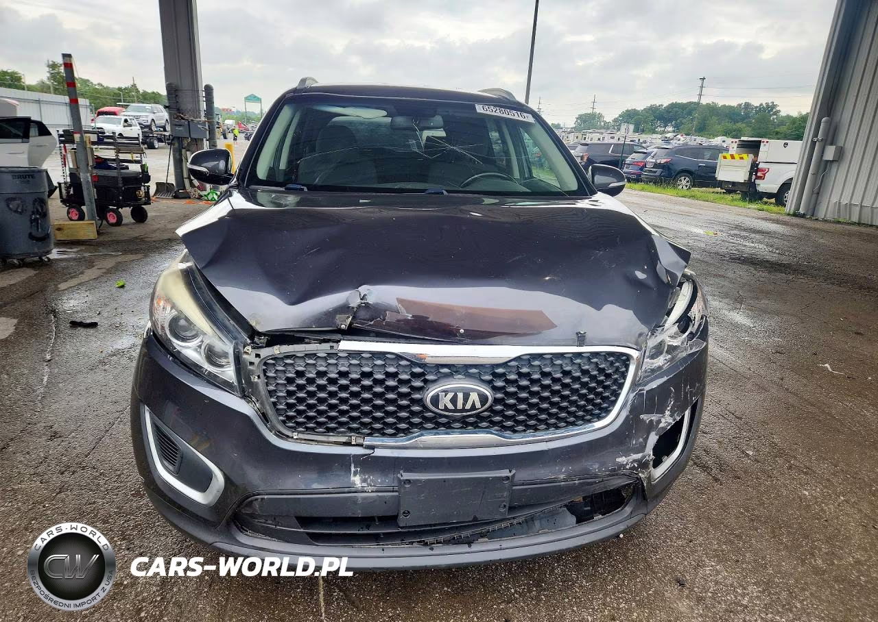 2018 Kia Sorento Lx VIN:5XYPG4A31JG424082 - 5