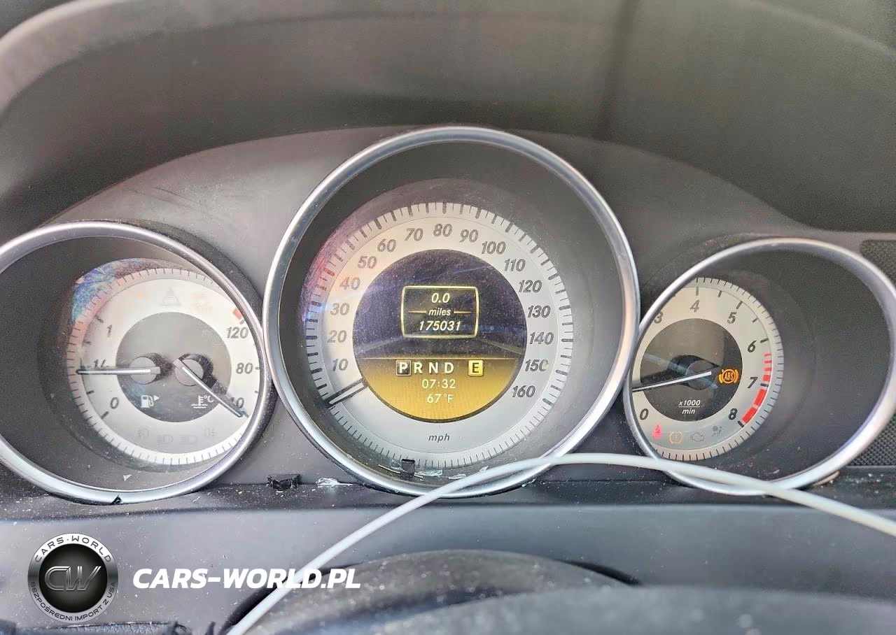 2012 Mercedes-Benz C 300 4Matic VIN:WDDGF8BB8CR212922 - 9