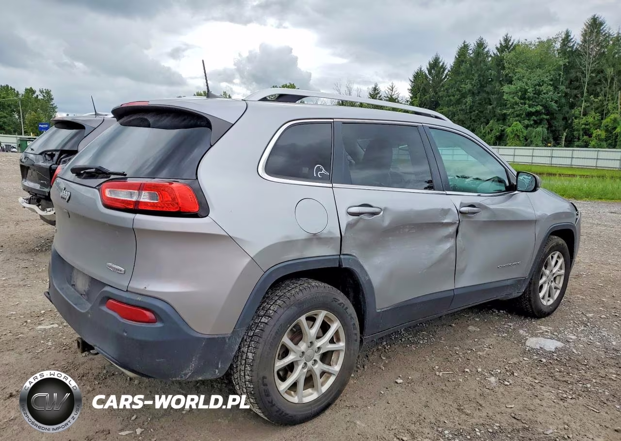 2016 Jeep Cherokee Latitude VIN:1C4PJMCS9GW277396 - 3