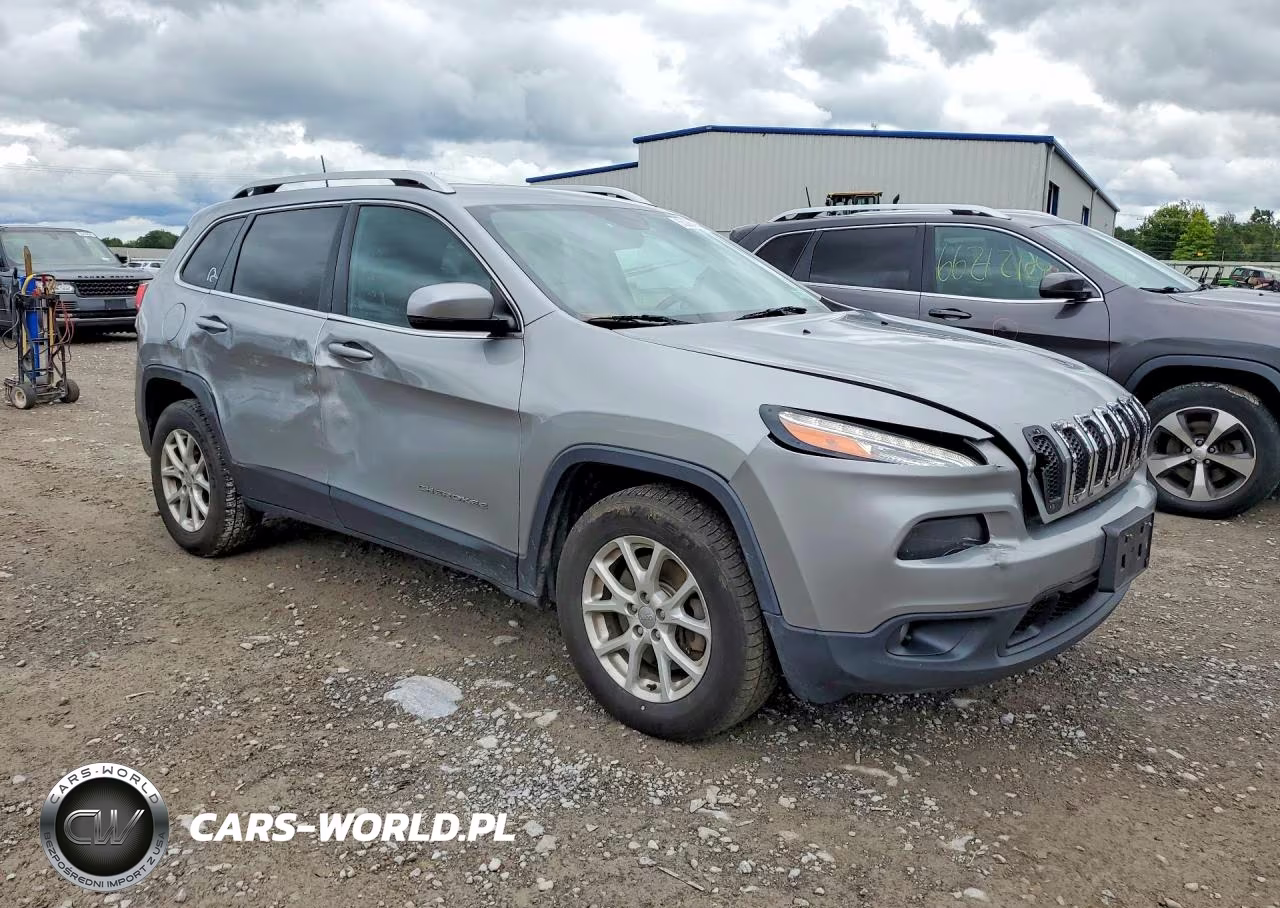 2016 Jeep Cherokee Latitude VIN:1C4PJMCS9GW277396 - 4