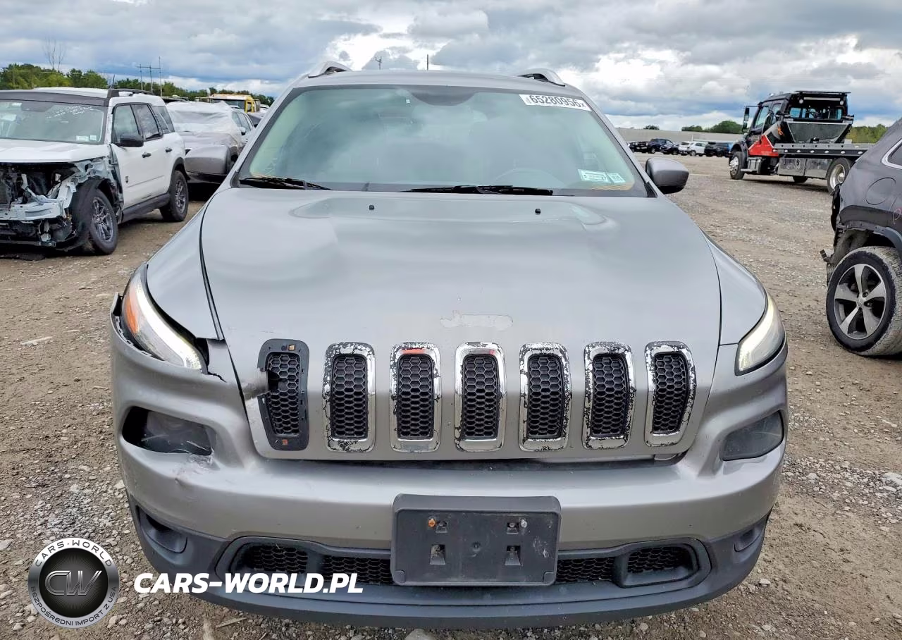 2016 Jeep Cherokee Latitude VIN:1C4PJMCS9GW277396 - 5