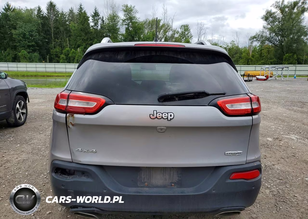 2016 Jeep Cherokee Latitude VIN:1C4PJMCS9GW277396 - 6
