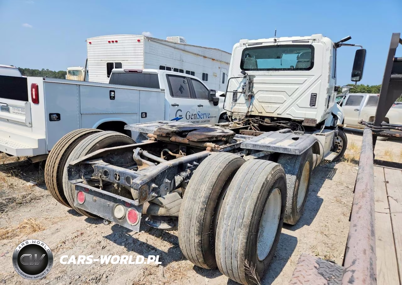 2016 International Prostar Semi Truck VIN:1HSDJAPR2GH210661 - 3