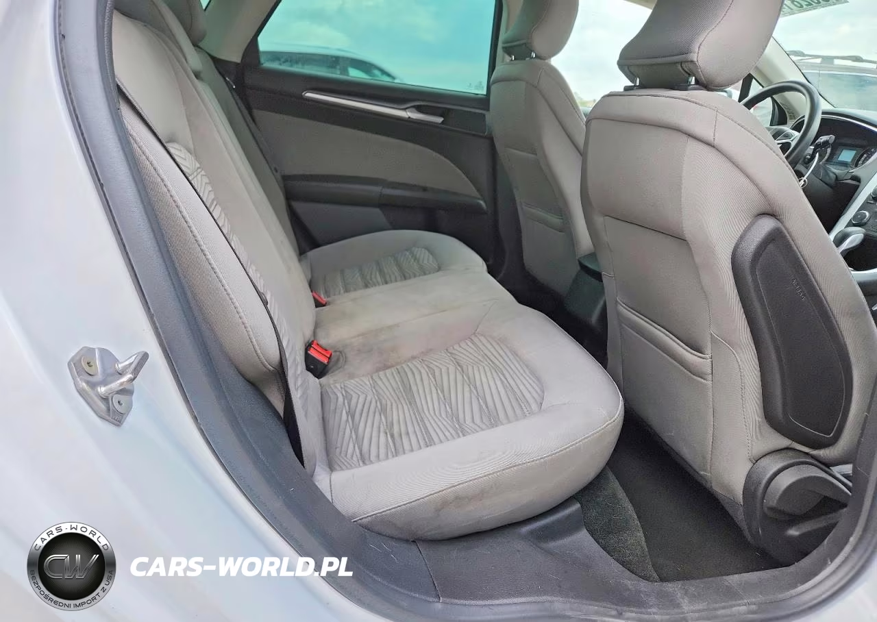 2016 Ford Fusion S VIN:3FA6P0G74GR333357 - 10